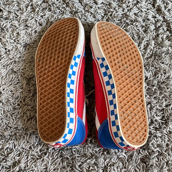 Vans - Picture 2 of 2